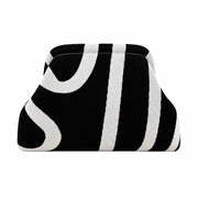 Knitty – The Snap-Shut Makeup Bag