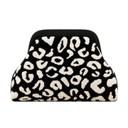 Knitty – The Snap-Shut Makeup Bag