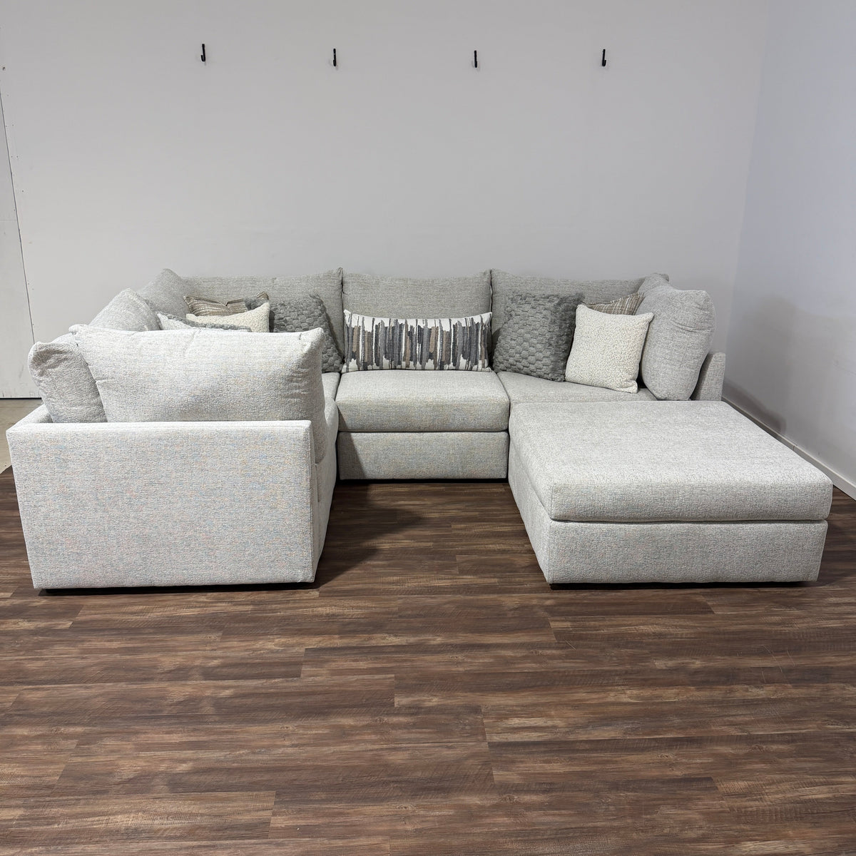 Mckenzie Bumper Modular + Ottoman