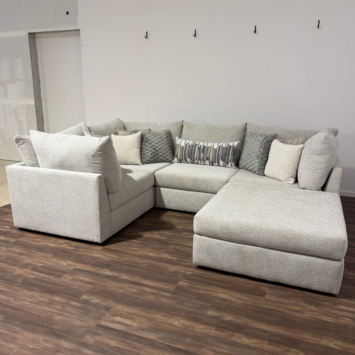 Mckenzie Bumper Modular + Ottoman