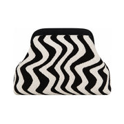 Knitty – The Snap-Shut Makeup Bag