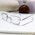 🔥Buy 1 Get 1 Free (2 pairs) – 【Co-Created by Designers】Gypsophila Smart Zoom and Color-Changing Reading Glasses