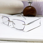🔥Buy 1 Get 1 Free (2 pairs) – 【Co-Created by Designers】Gypsophila Smart Zoom and Color-Changing Reading Glasses