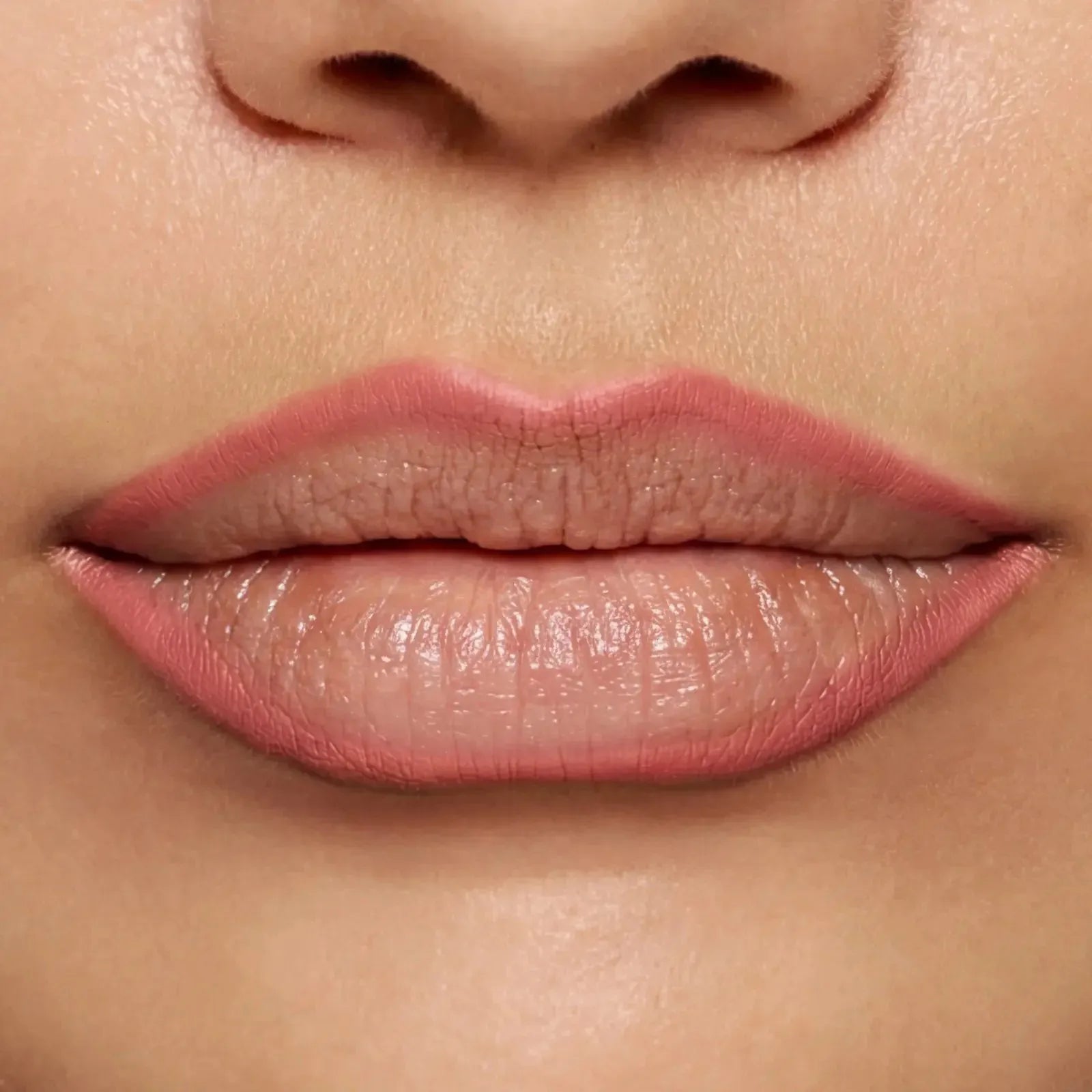 🔥🔥Hot Sale🎁Easy Glide Lip Liner — Creamy. Blendable Color with Smooth Application