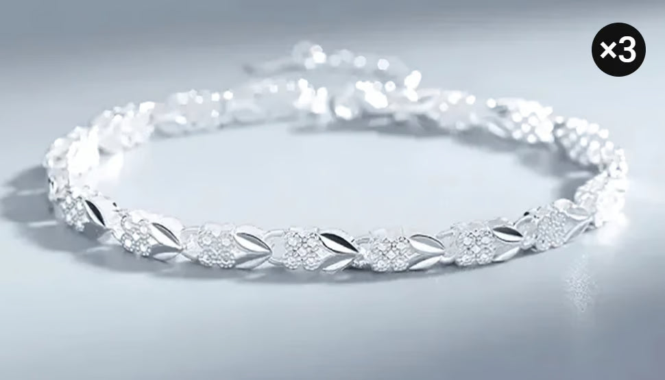 ✨Elegant Sparkling Lucky Clover Bracelet🍀