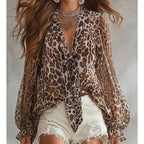 🌸🍃👕 V-Neck Leopard Top – Classic print. everyday comfort.